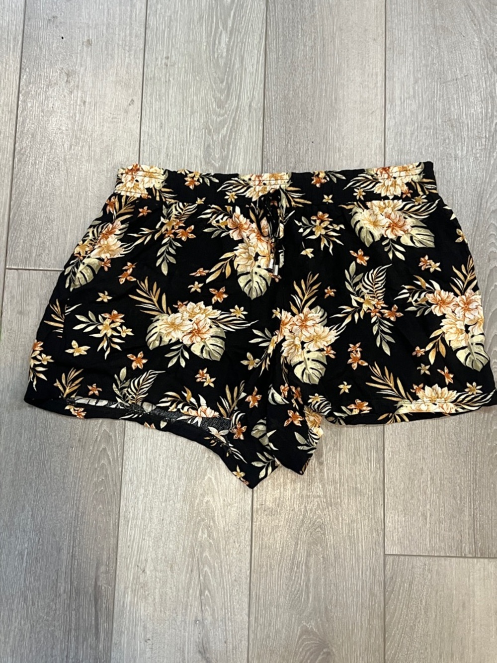 Black Floral Women’s Casual Shorts